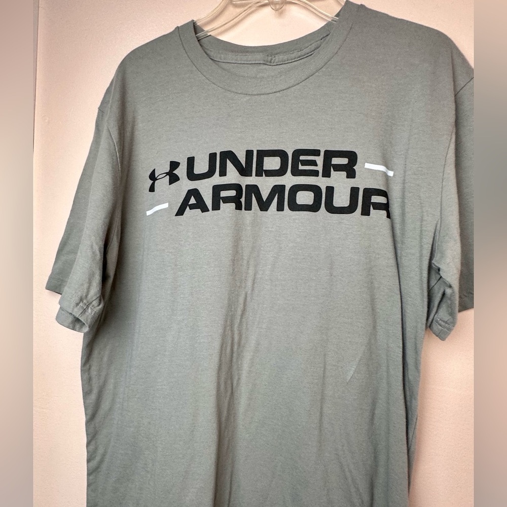 Under Armour medium short-sleeve shirt